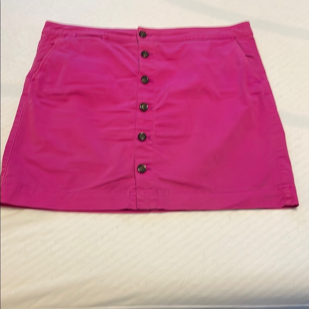 Woman’s Skirt.  Like new. Khakis by GAP